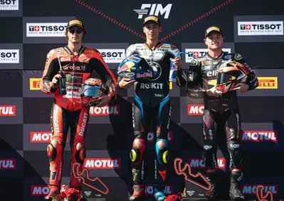 SBK 2025. GP d'Aragona. Toprak piega a fatica un grande Bulega in Gara1 [GALLERY]