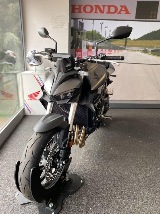 Honda CB 1000 Hornet (2025) (3)