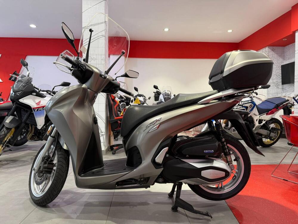 Honda SH 350 (2021 - 24) (3)