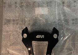 Parabrezza GIVI D6415ST trasparente 59 x 52 cm, pe