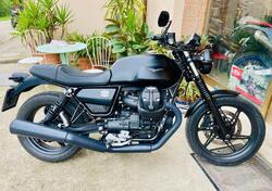 Moto Guzzi V7 Stone (2021 - 24) usata