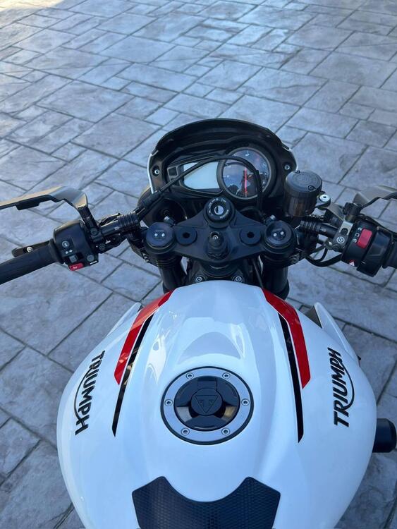 Triumph Street Triple S (2020 - 23) (2)