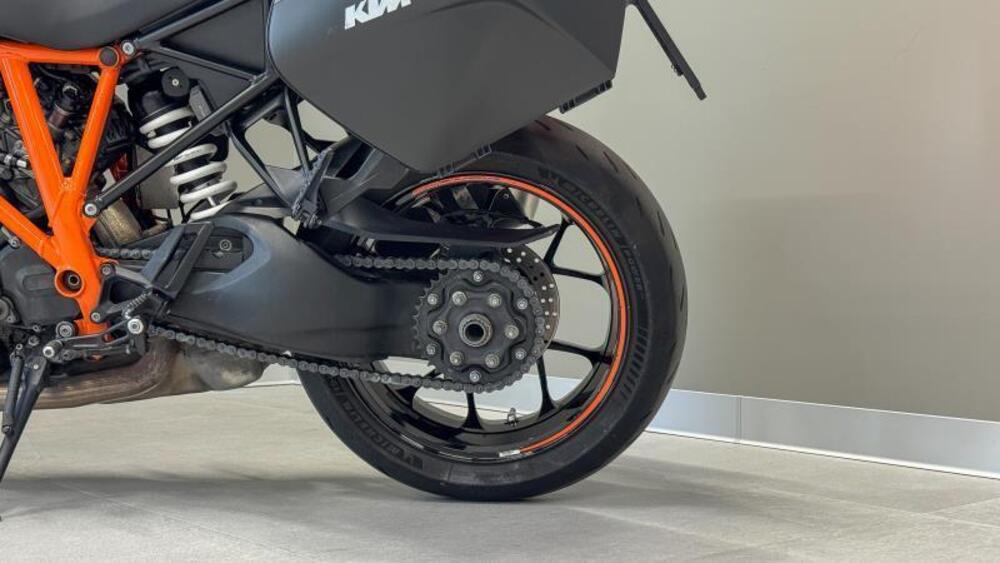 KTM 1290 Super Duke GT ABS (2016 - 18) (4)