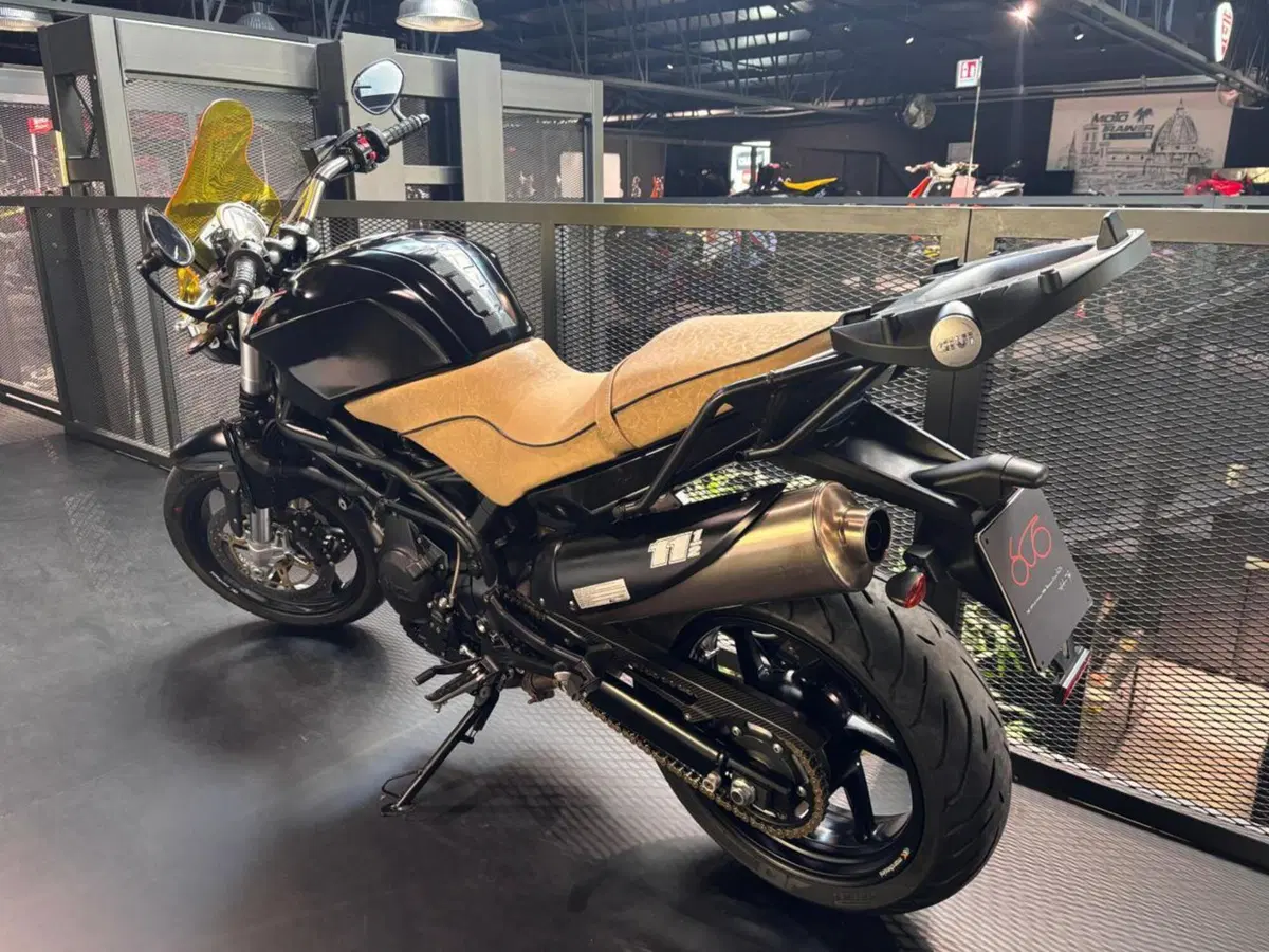 Moto Morini 11 1/2 (2013 - 17) (2)