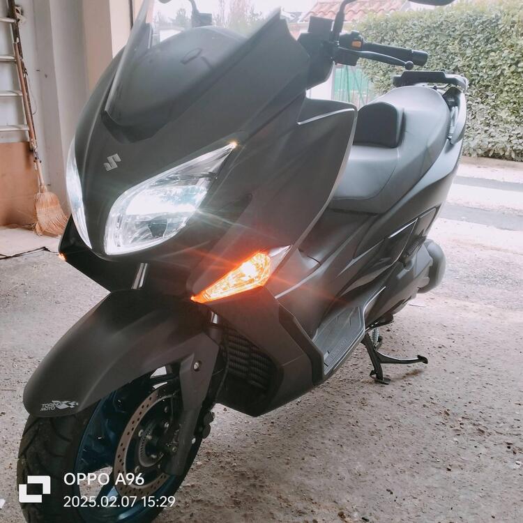 Suzuki Burgman 400 (2022 - 24) (5)