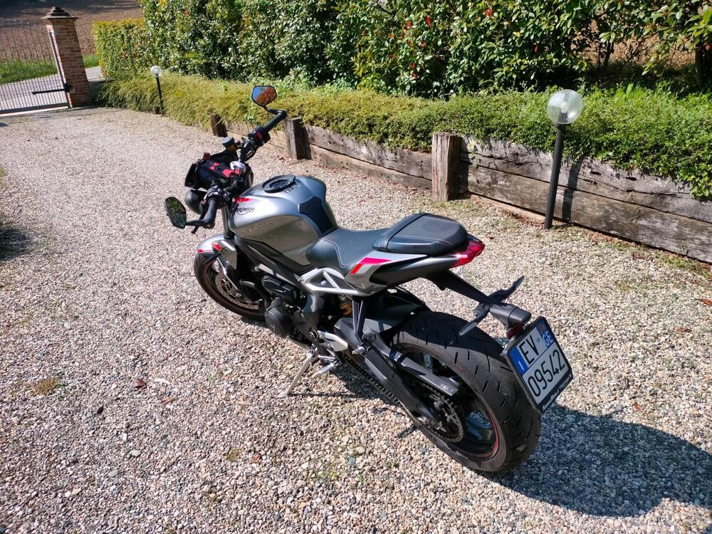 Triumph Street Triple RS (2020 - 22) (4)