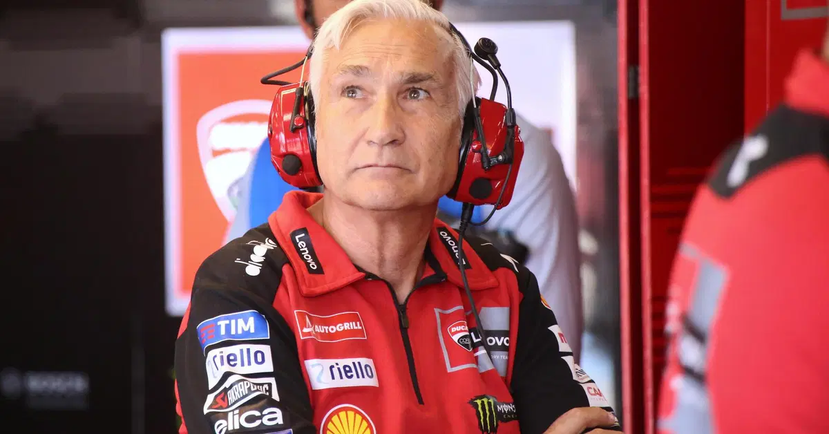 MotoGP 2025. GP del Giappone. Davide Tardozzi festeggia Marquez, ma accarezza Bagnaia: "La vittoria di Pecco per noi vale un mondiale"