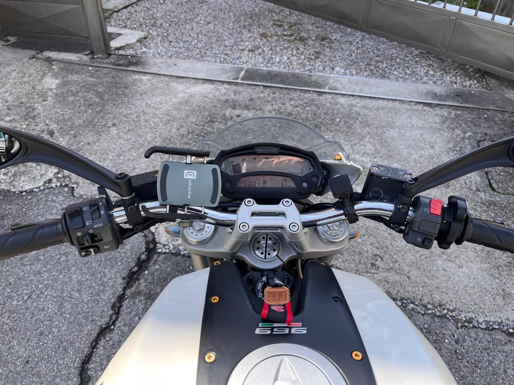Ducati Monster 696 Plus (2007 - 14) (5)