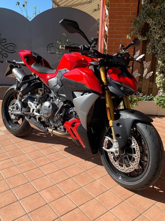 Ducati Streetfighter V2 S (2025)