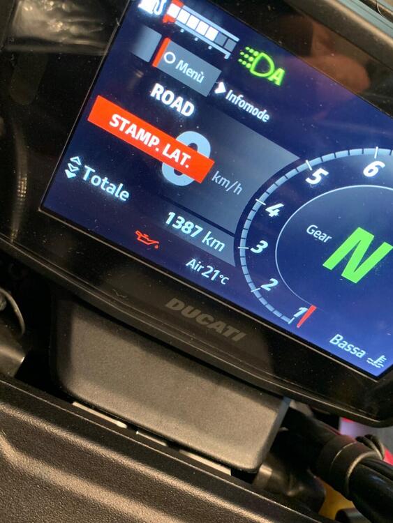 Ducati Streetfighter V2 S (2025) (5)