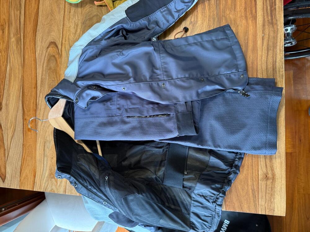 Tuta BMW da donna taglia 40 (3)