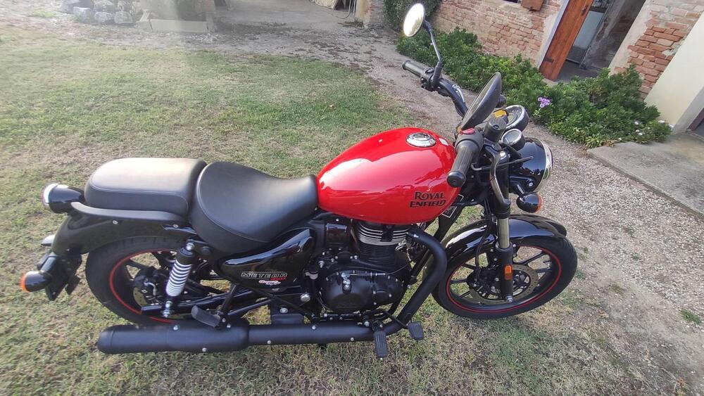 Royal Enfield Meteor 350 Fireball (2021 - 25) (3)