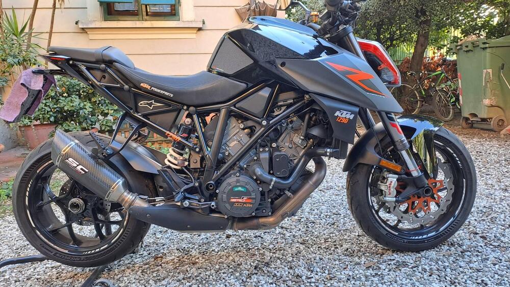 KTM 1290 Super Duke R (2019) (2)