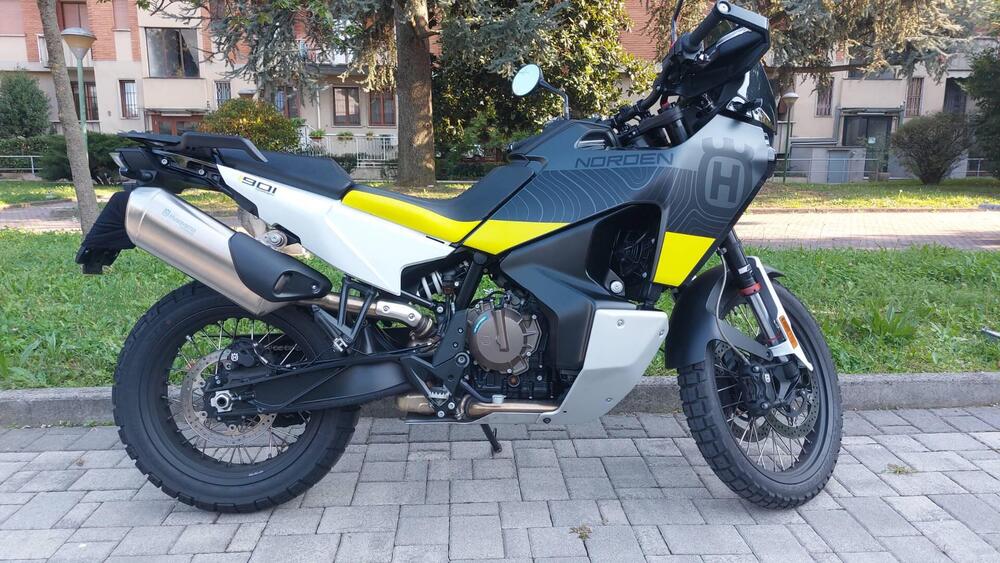 Husqvarna Norden 901 (2022 - 25)