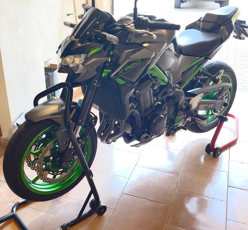Kawasaki Z 900 (2021 - 24) (2)