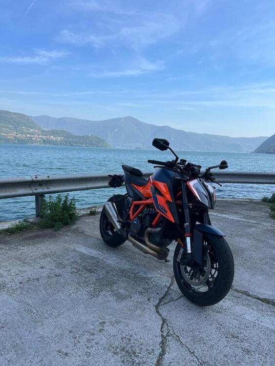 KTM 1290 Super Duke R (2021)