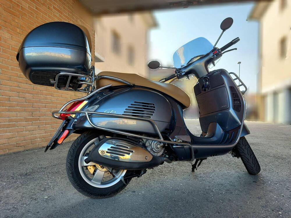 Vespa GTS 300 (2017 - 18) (3)