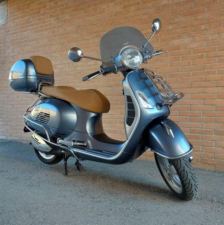 Vespa GTS 300 (2017 - 18) (5)