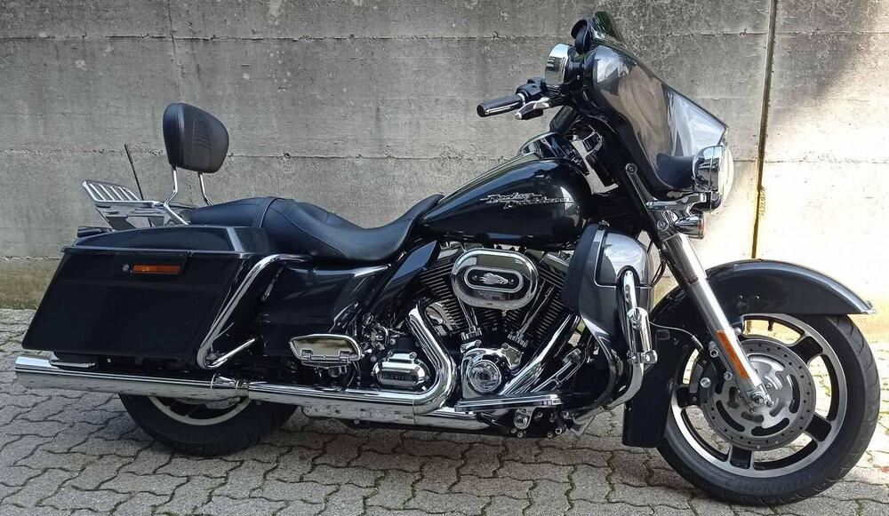 Harley-Davidson 1584 Street Glide (2008 - 10) - FLHX