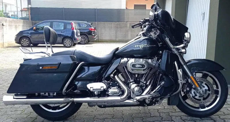 Harley-Davidson 1584 Street Glide (2008 - 10) - FLHX (3)