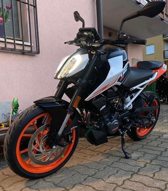 KTM 125 Duke (2021 - 23) (2)