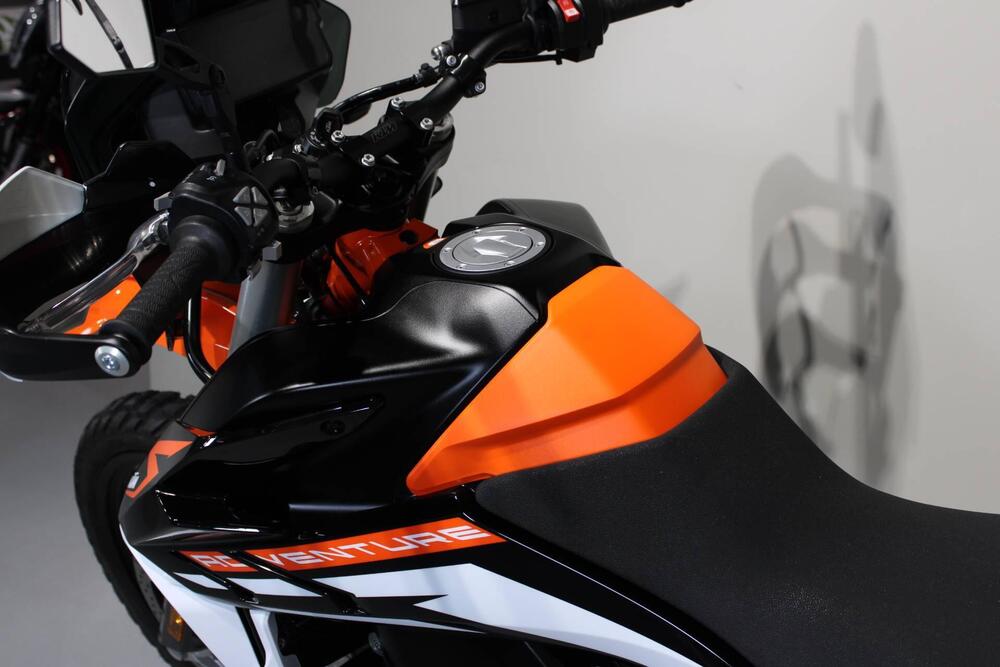 KTM 890 Adventure R (2022) (5)