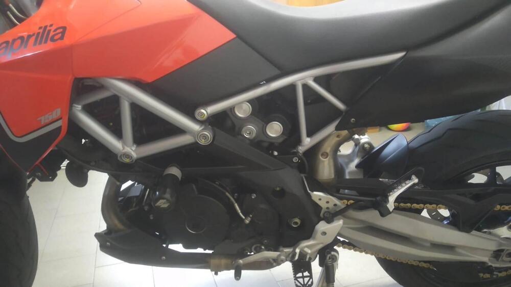 Aprilia Dorsoduro 750 ABS (2009 - 17) (5)