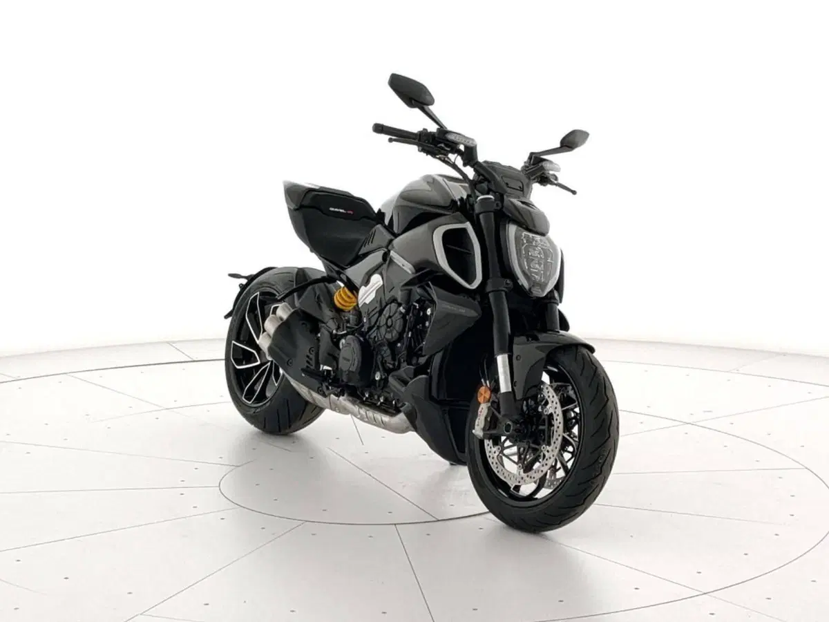 Ducati Diavel V4 (2023 - 26) (2)