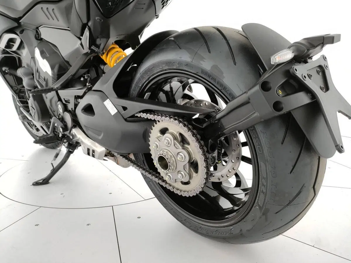 Ducati Diavel V4 (2023 - 26) (7)