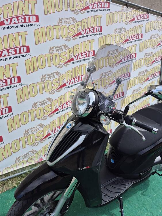 Piaggio Carnaby Cruiser 300 (2008 - 13) (3)