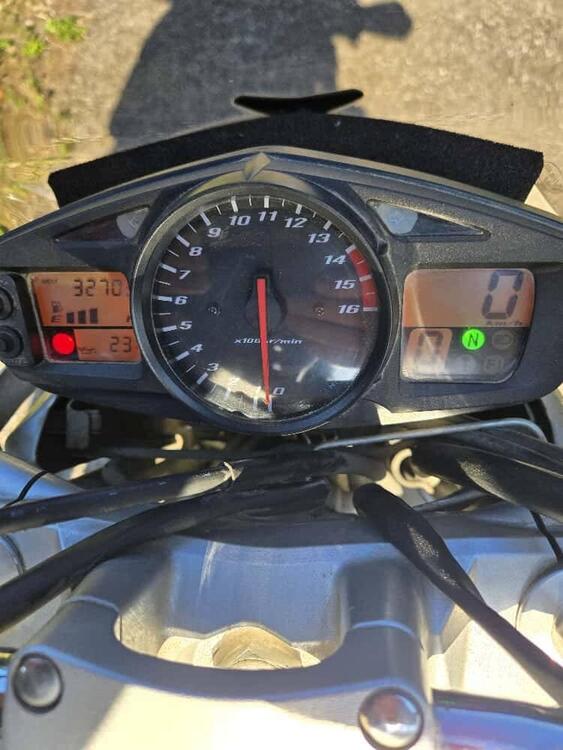 Suzuki GSR 600 (2006 - 11) (2)