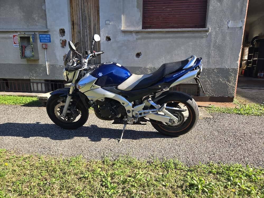 Suzuki GSR 600 (2006 - 11) (3)