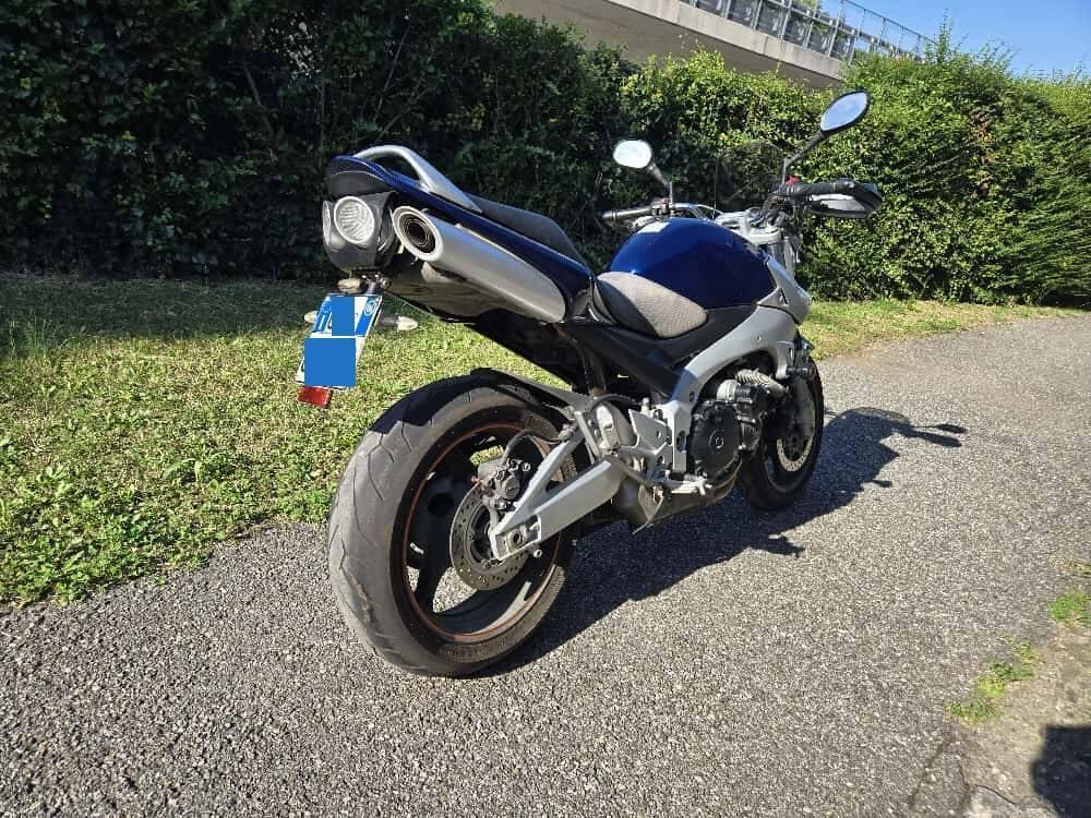 Suzuki GSR 600 (2006 - 11) (4)