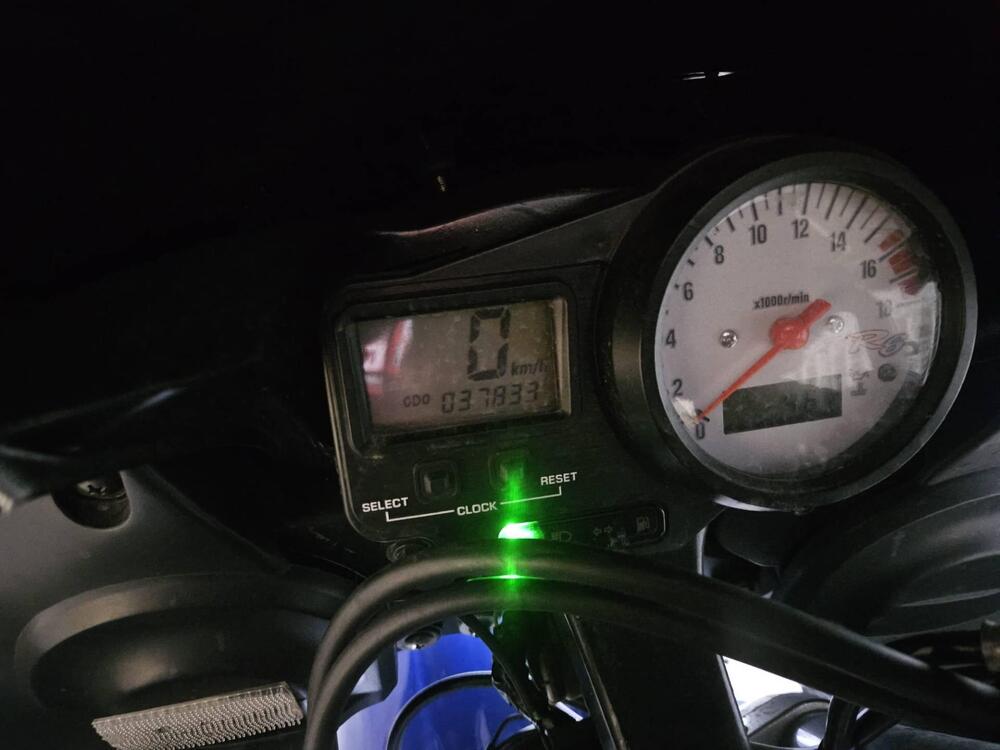Yamaha YZF R6 (1999 - 00) (4)