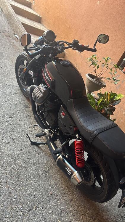 Moto Guzzi V7 Special (2021 - 24) (4)