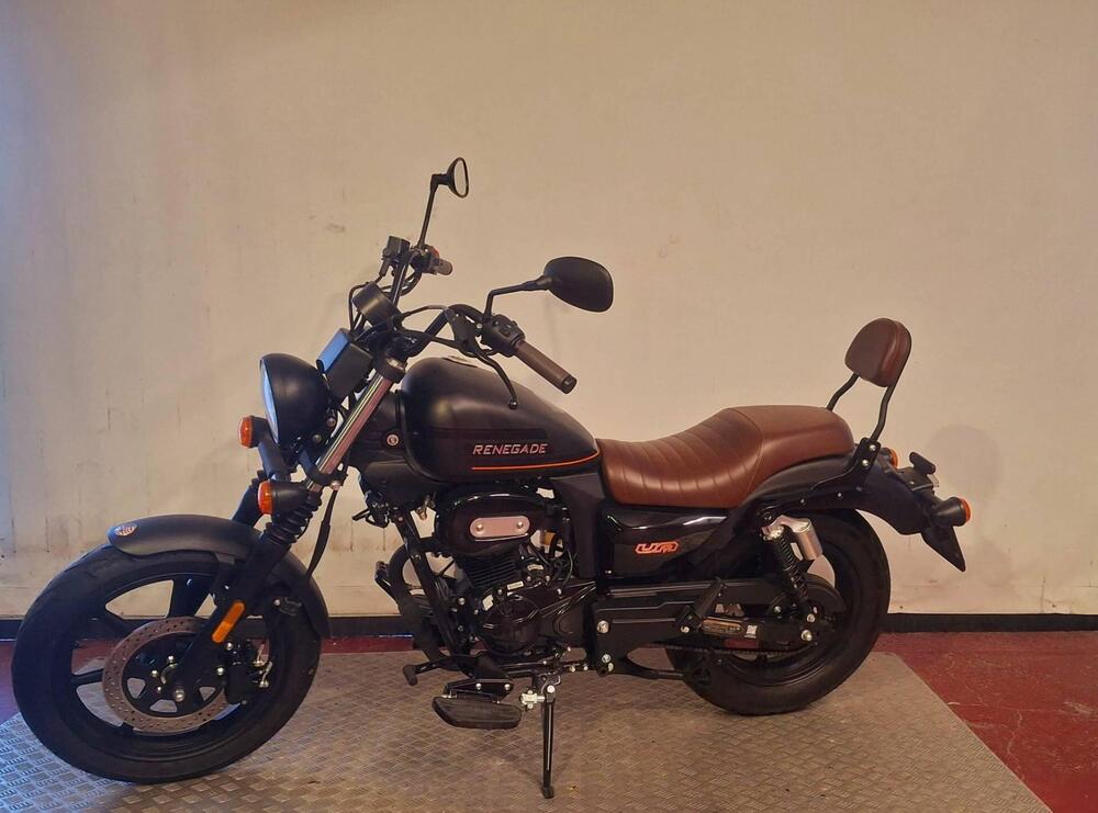 Um Italia Renegade Sport 125 (2023 - 25) (2)