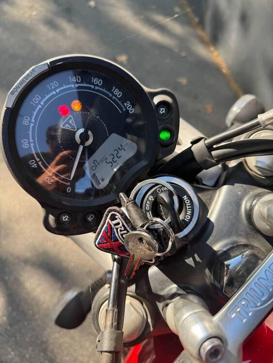 Triumph Street Twin 900 (2019 - 20) (4)