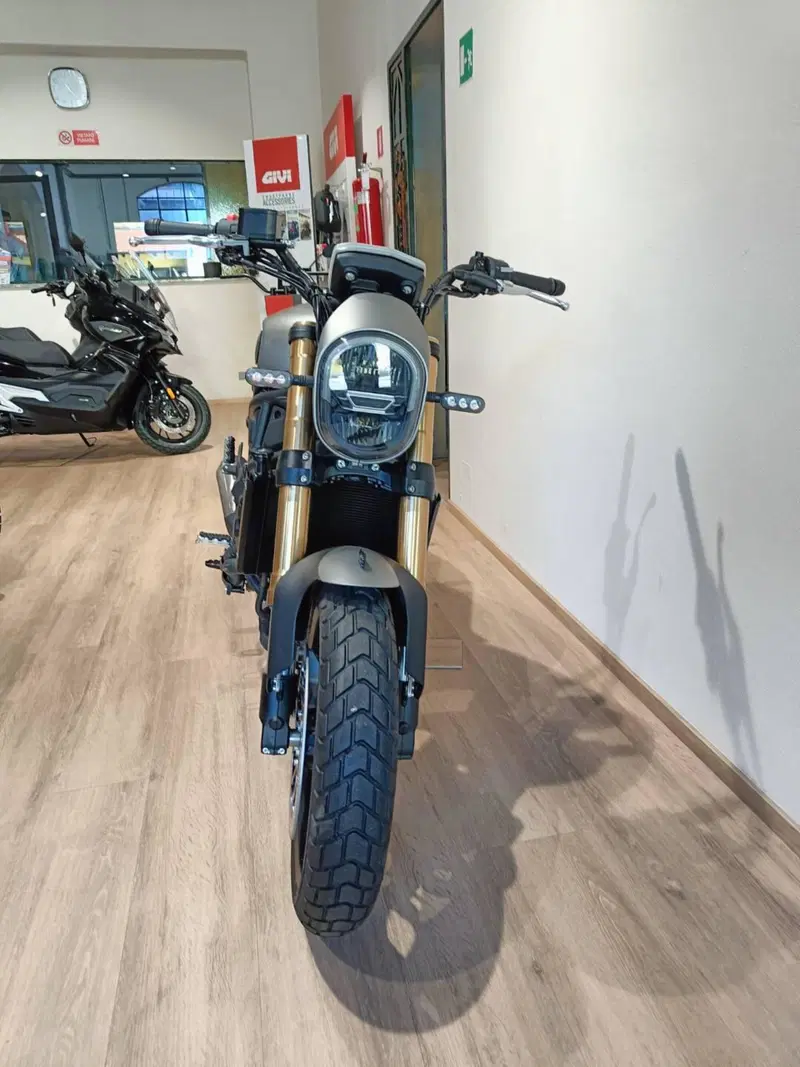 Benelli Leoncino 800 (2022 - 26) (2)