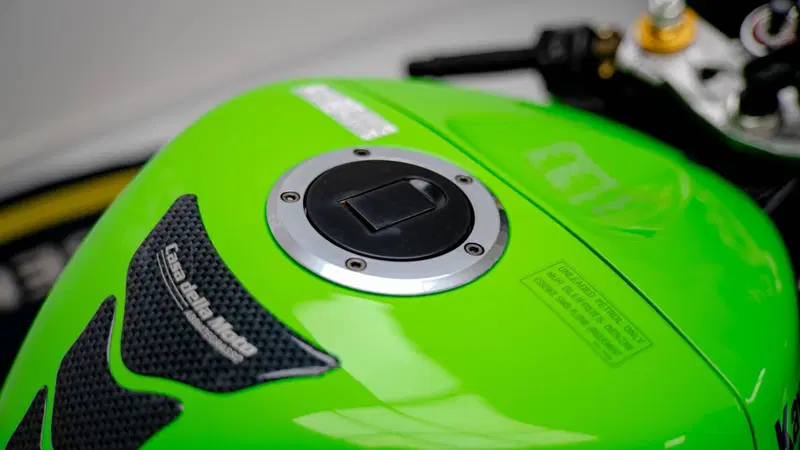 Kawasaki Ninja 636 ZX-6R (2005 - 06) (10)
