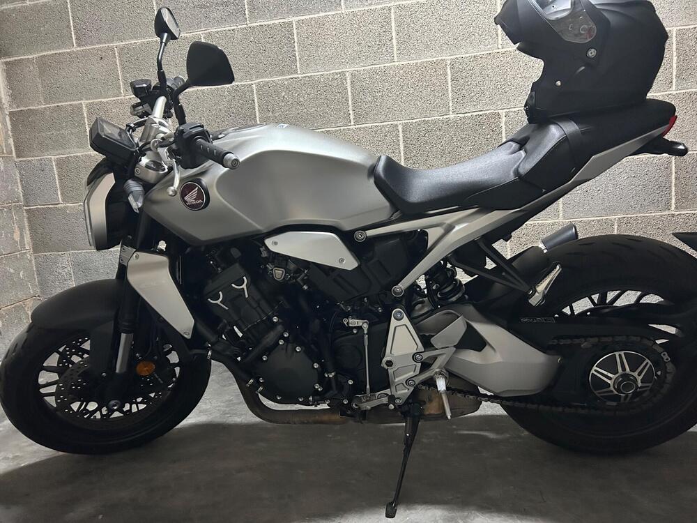 Honda CB 1000 R (2021 - 25) (3)