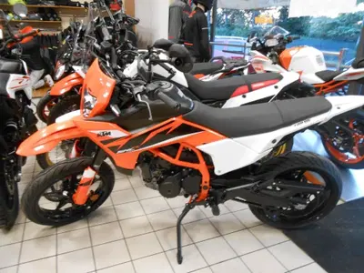 KTM 125 SMC R (2025 - 26) nuova