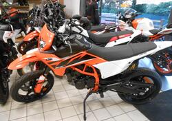 KTM 125 SMC R (2025) nuova