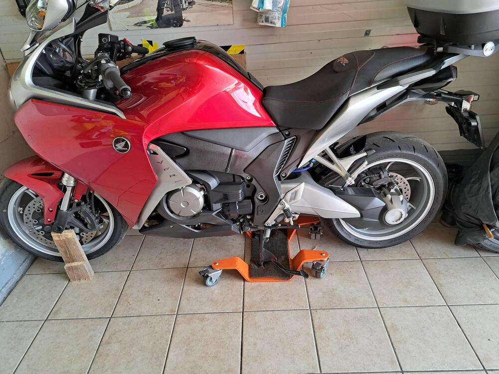 Honda VFR 1200 F DCT ABS (2010 - 16)