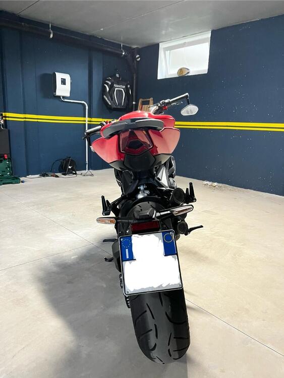 MV Agusta Brutale 800 Rosso (2021 - 23) (4)