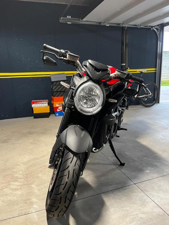 MV Agusta Brutale 800 Rosso (2021 - 23) (3)