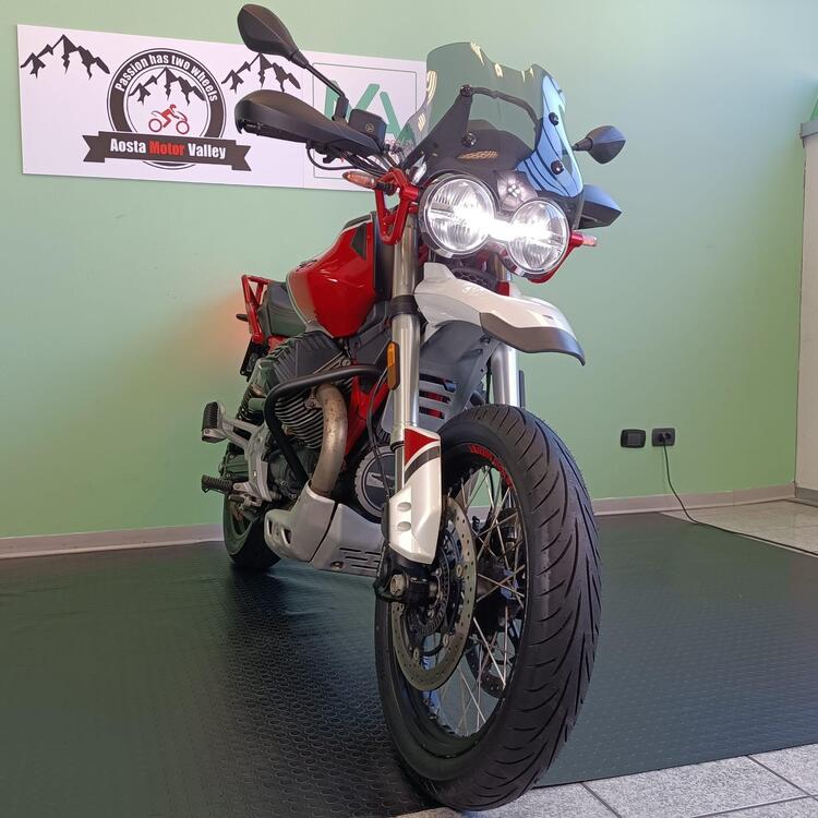 Moto Guzzi V85 TT Evocative Graphics (2019 - 20) (3)