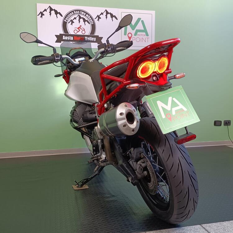 Moto Guzzi V85 TT Evocative Graphics (2019 - 20) (4)