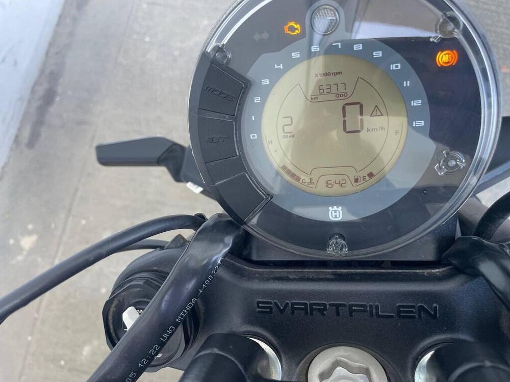 Husqvarna Svartpilen 401 (2021 - 23) (5)