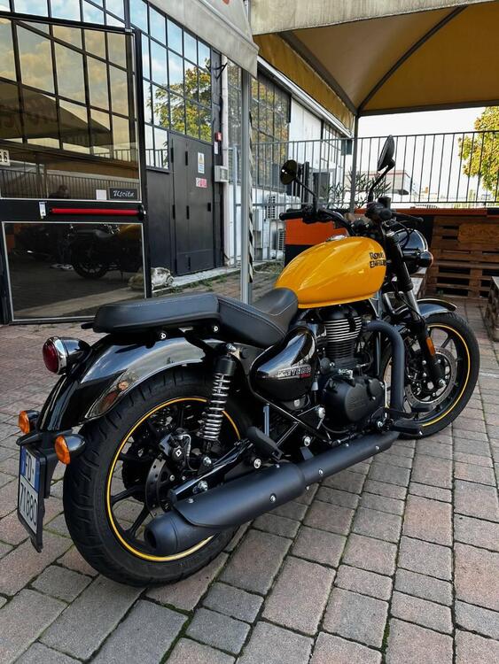 Royal Enfield Meteor 350 Supernova (2021 - 25) (2)