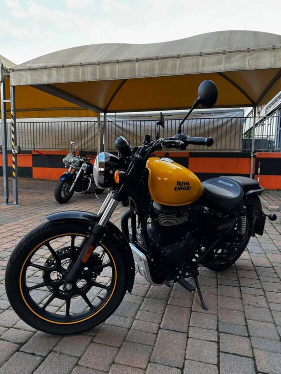 Royal Enfield Meteor 350 Supernova (2021 - 25) (4)